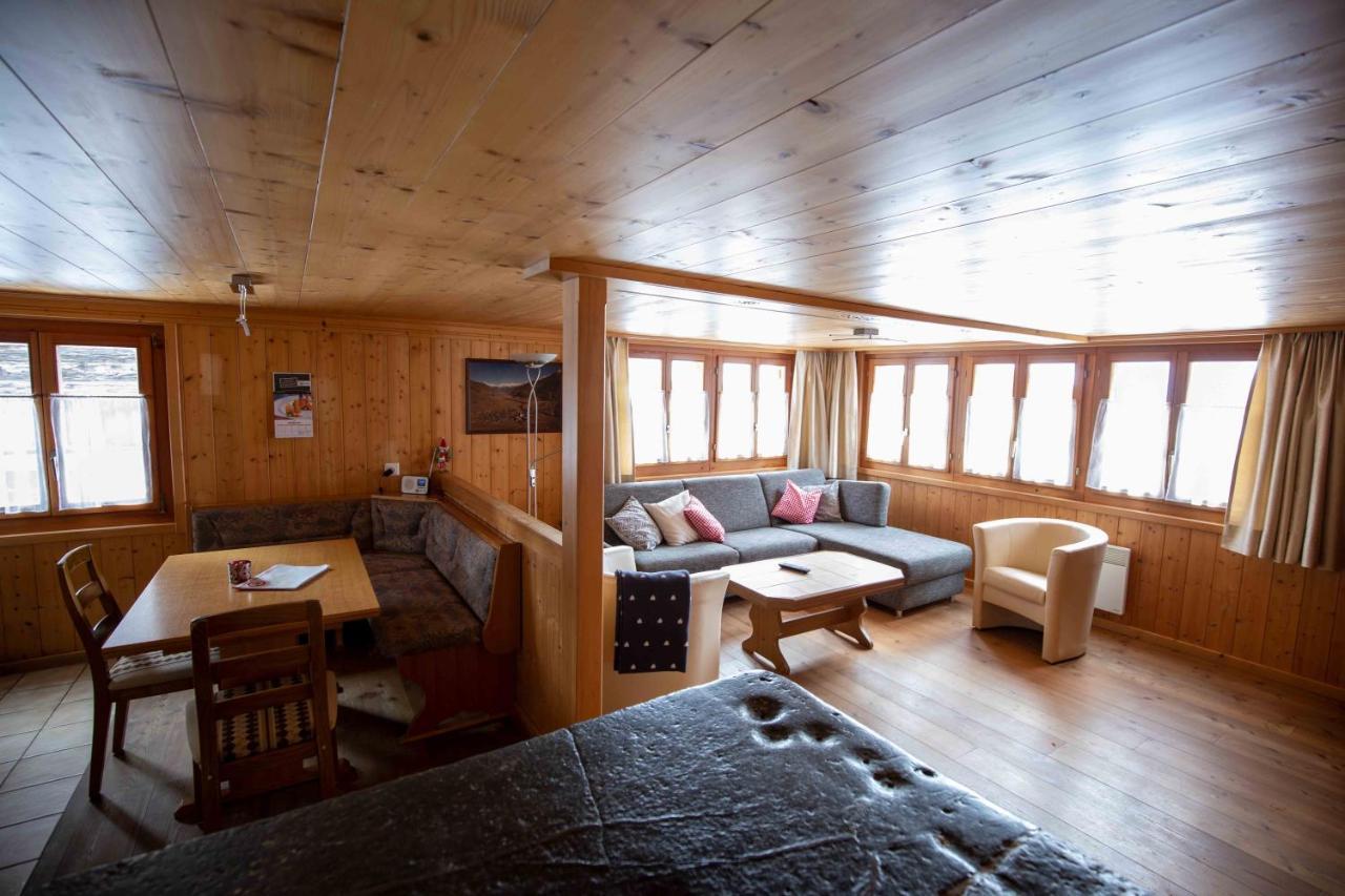 Alpensonne Apartment Reckingen Bagian luar foto