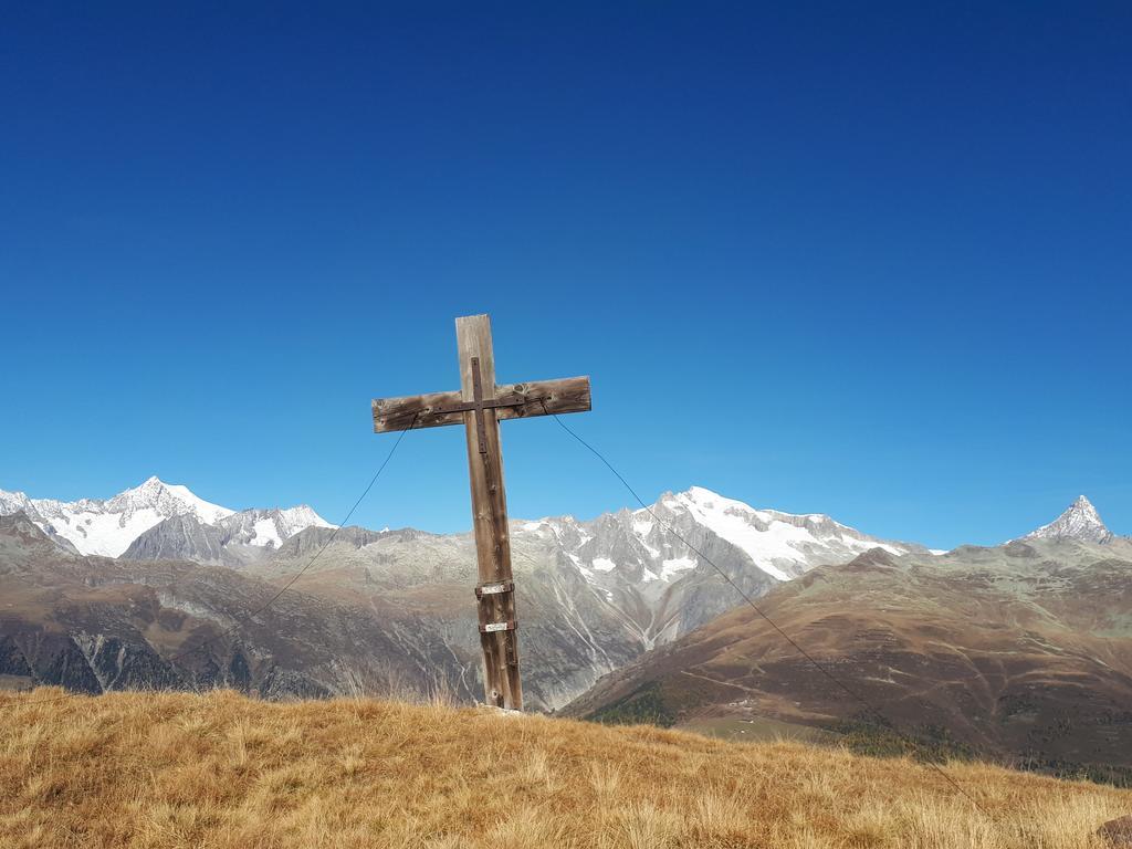 Alpensonne Apartment Reckingen Bagian luar foto